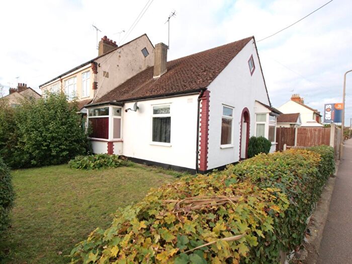 3 Bedroom End Of Terrace House To Rent In St Johns Road, Benfleet, Essex, SS7