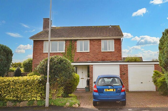 4 Bedroom Detached House For Sale In Farringdon Close, Dorchester, DT1