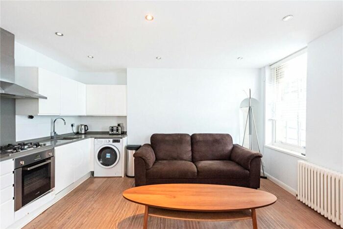 2 Bedroom Apartment To Rent In Bourne Estate, Portpool Lane, London, EC1N
