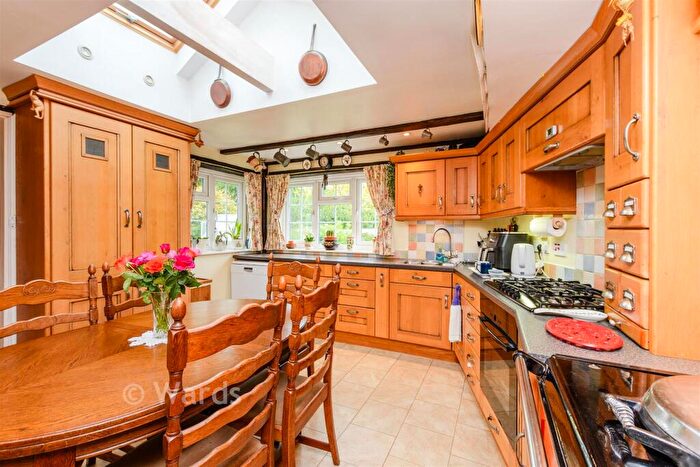 5 Bedroom Semi-Detached House For Sale In Priestwood Road, Meopham, Gravesend, Kent, DA13