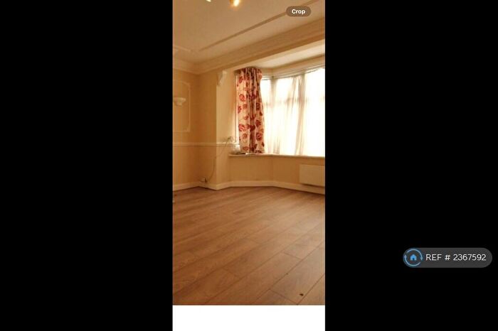 3 Bedroom Terraced House To Rent In Royeston Gardens, IG1