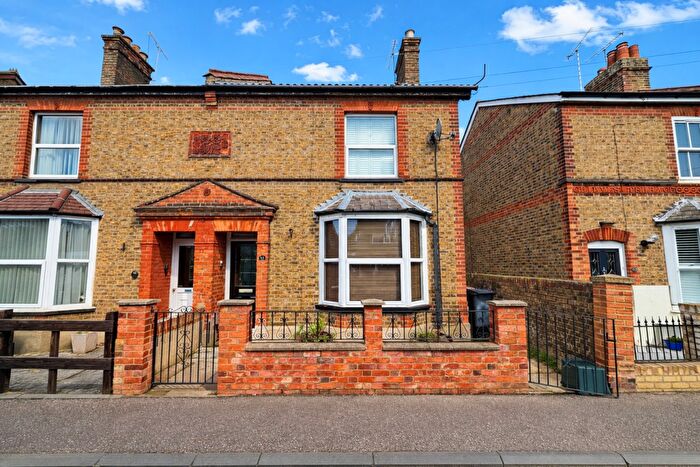 3 Bedroom Semi Detached House For Sale In Hamlet Road, Chelmsford, CM2