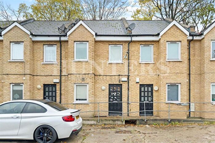3 Bedroom Terraced House For Sale In Morland Place, London, N15