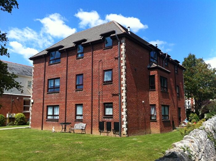 2 Bedroom Flat To Rent In Swanage, BH19