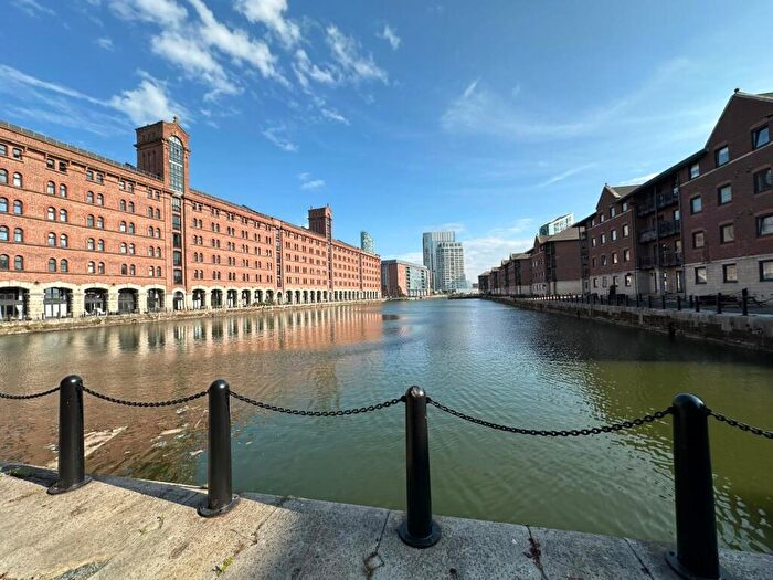 2 Bedroom Apartment To Rent In Waterloo Quay, L3