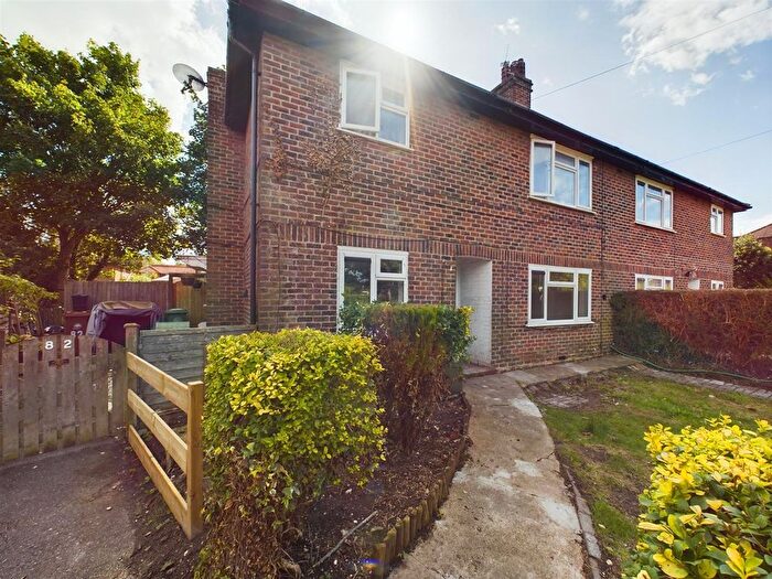 2 Bedroom Maisonette To Rent In Courtney Crescent, Carshalton, SM5