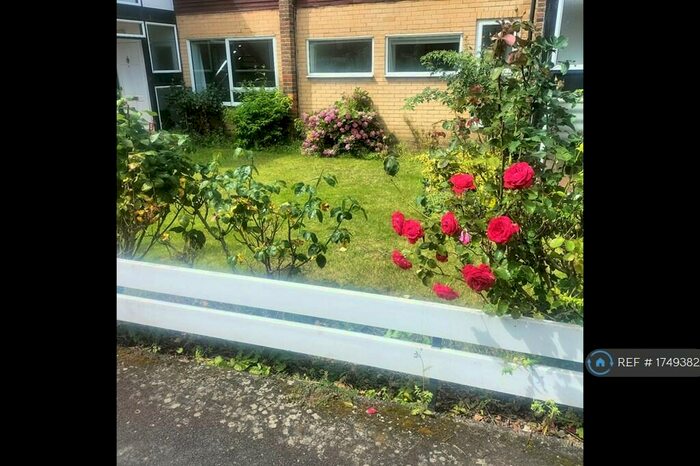 2 Bedroom Flat To Rent In Keensacre, Iver Heath, SL0