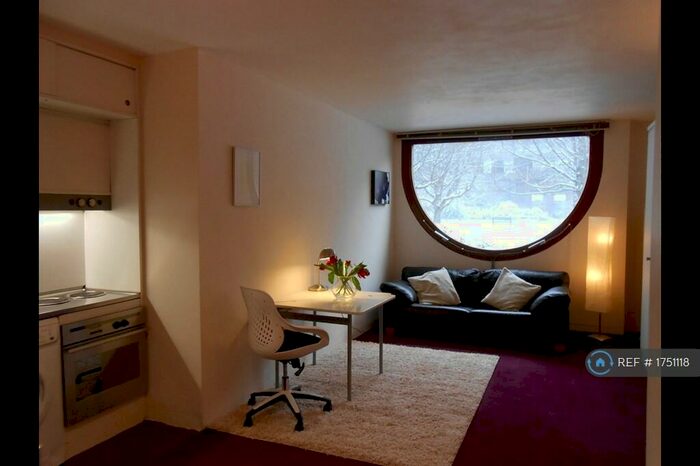 Studio To Rent In Barbican, London, EC2Y