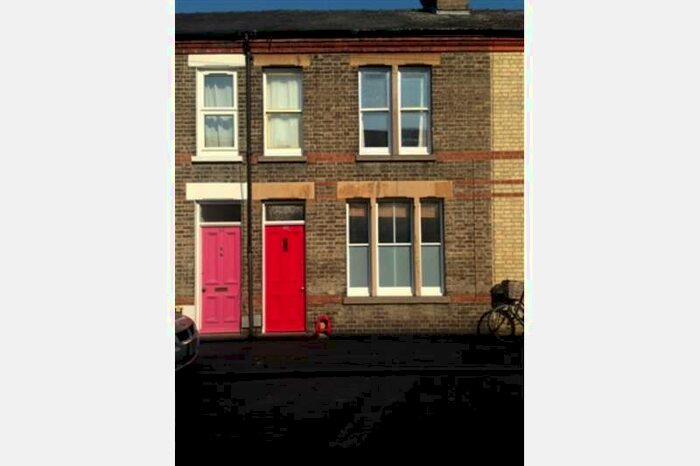 3 Bedroom Terraced House To Rent In Thoday Street, Cambridge, CB1