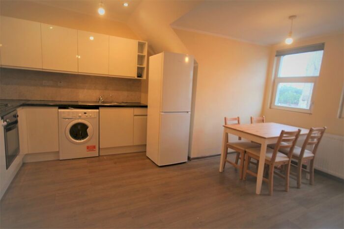 2 Bedroom Flat To Rent In Lewisham High Street, Lewisham, SE13