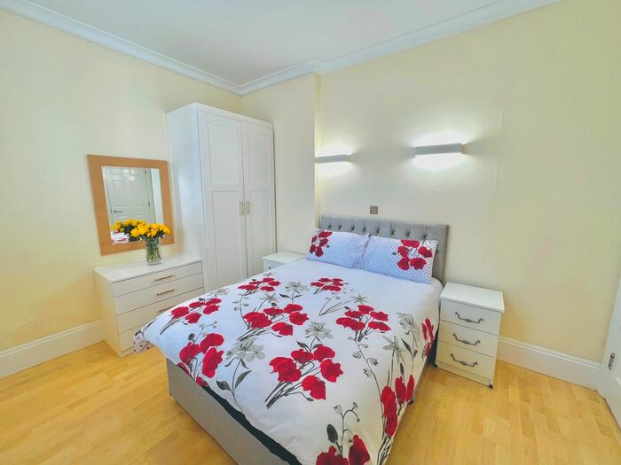 1 Bedroom Flat To Rent In White Horse Street, London, W1J