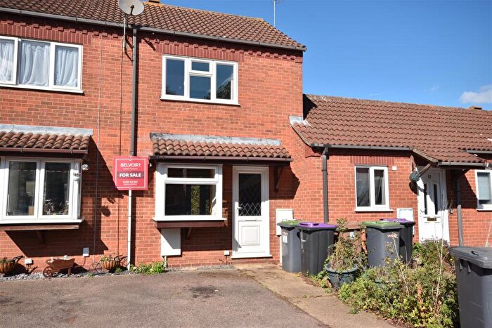 2 Bedroom Terraced House For Sale In Woodside Court, Sleaford, NG34