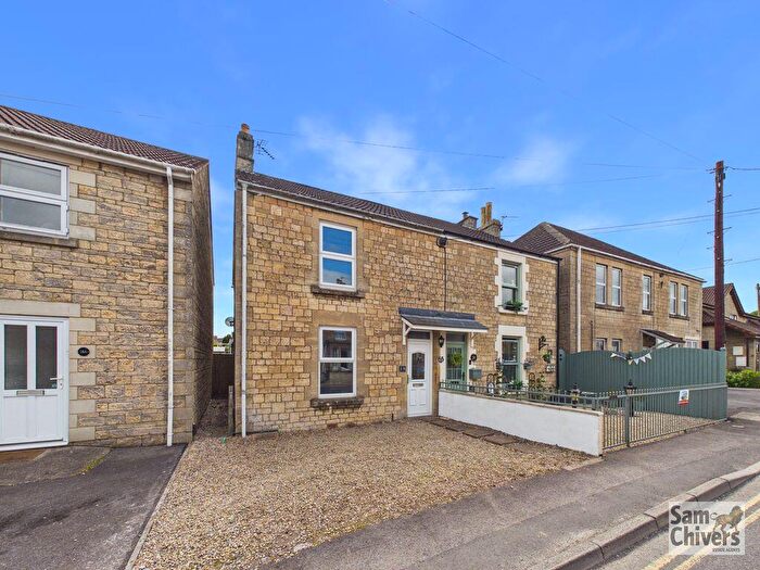 3 Bedroom Semi-Detached House For Sale In Ashgrove, Peasedown St. John, BA2