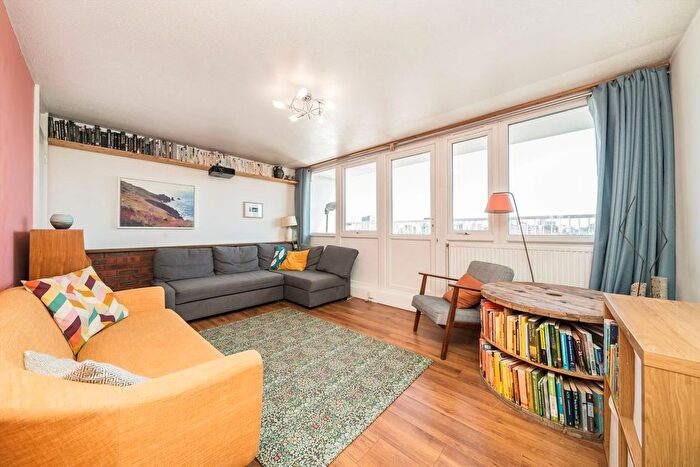 3 Bedroom Flat For Sale In Brodlove Lane, London, E1W