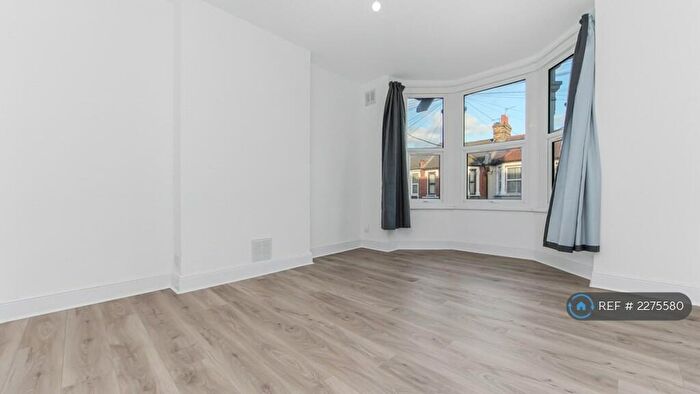 2 Bedroom Flat To Rent In Browning Road, London, E12