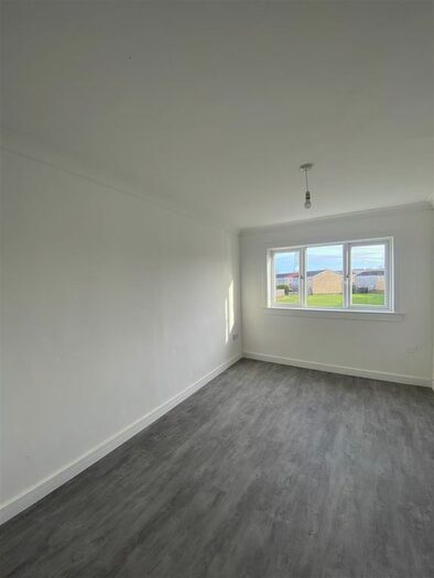 2 Bedroom Flat To Rent In Mcpherson Crescent, Chapelhall, Airdrie, ML6