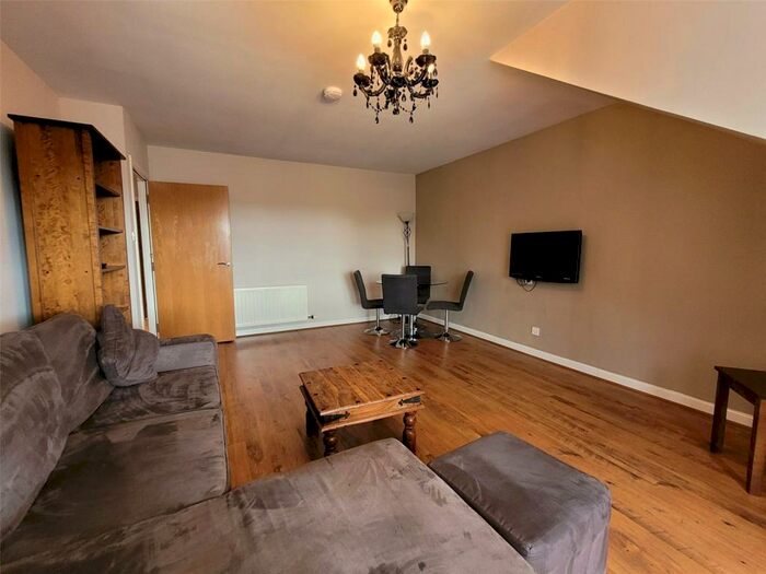 2 Bedroom Flat To Rent In Great Western Road, City Centre, Aberdeen, AB10