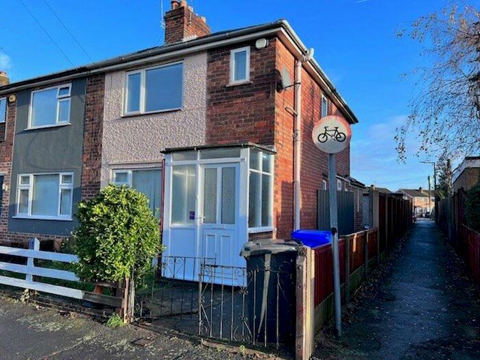 3 Bedroom Semi-Detached House To Rent In Roosevelt Avenue, Sawley, NG10