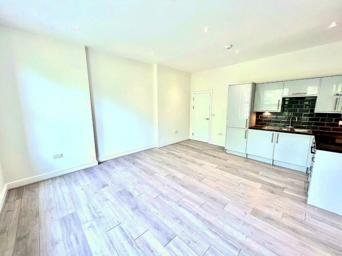 2 Bedroom Apartment To Rent In Sidcup Road, Eltham, London, SE9