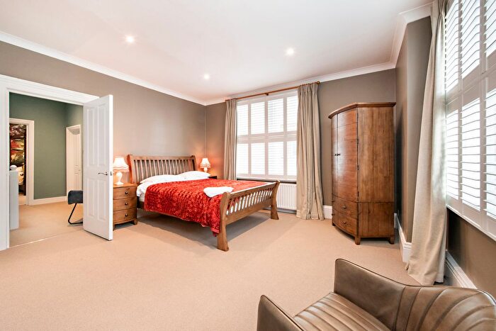 4 Bedroom Detached House To Rent In Friars Stile Road, Richmond, TW10