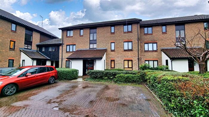 Studio For Sale In Langshott, Horley, Surrey, RH6