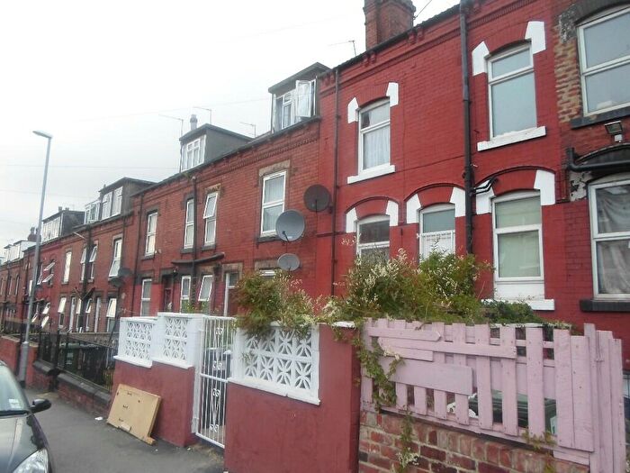 2 Bedroom Terraced House To Rent In Bexley Grove, Leeds, LS8