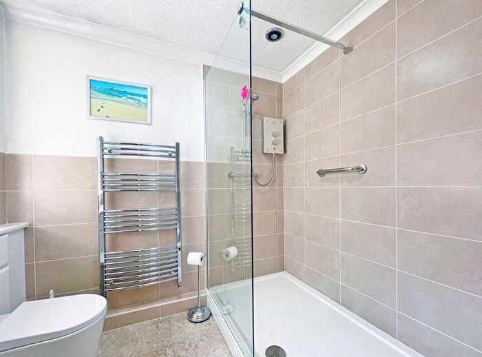 2 Bedroom Bungalow For Sale In Roman Way, Honiton, EX14