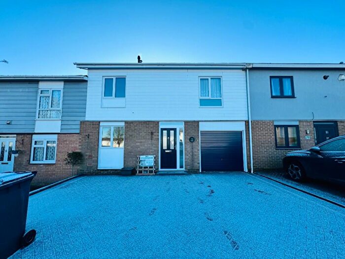 3 Bedroom Terraced House To Rent In Abbey Road, Basingstoke, Hampshire, RG24