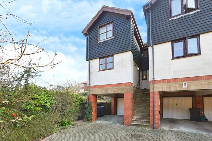 2 Bedroom End Of Terrace House For Sale In Maxton Road, Dover, Kent, CT17