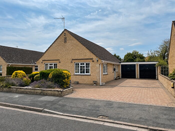 3 Bedroom Detached Bungalow For Sale In Briary Road, Lechlade, GL7