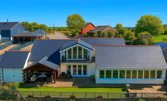 5 Bedroom Bungalow For Sale In Tan Y Graig, Cefn Mawr, Wrexham, Wrecsam, LL14