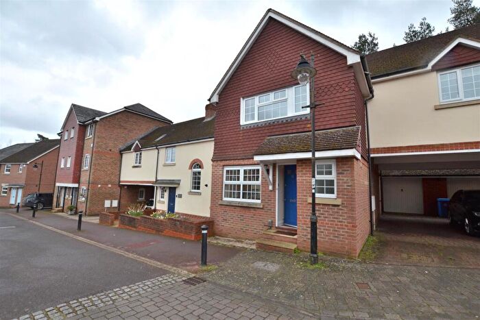 3 Bedroom End Of Terrace House To Rent In East Hundreds, Fleet, GU51