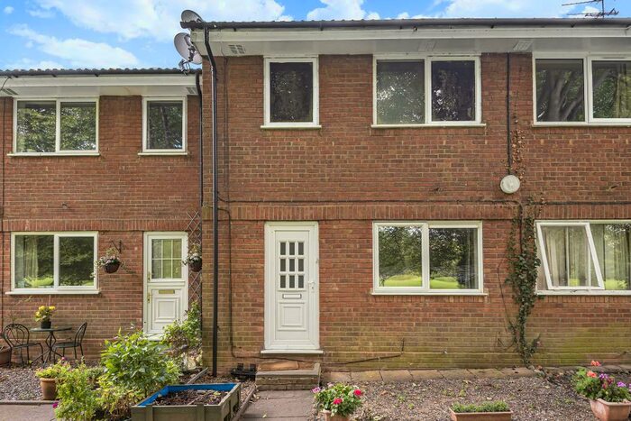 1 Bedroom Apartment To Rent In High Wycombe, Buckinghamshire, HP12