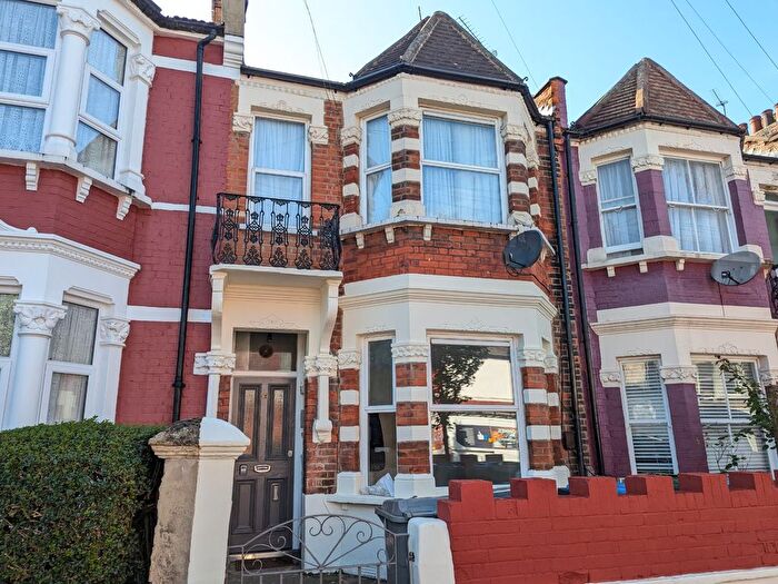 1 Bedroom Flat To Rent In Churchill Road, Willesden Green, London, NW2