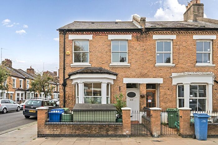 3 Bedroom Detached House For Sale In Astbury Road, Peckham, London, SE15
