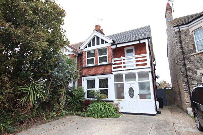 4 Bedroom Semi-Detached House For Sale In Ellis Road, Clacton On Sea, CO15