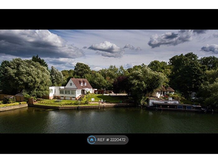 4 Bedroom Detached House To Rent In King John Close, Wraysbury, Staines-Upon-Thames, TW19