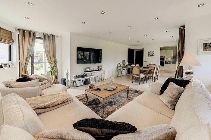 2 Bedroom Apartment To Rent In Aylmer Place, East Finchley, N2