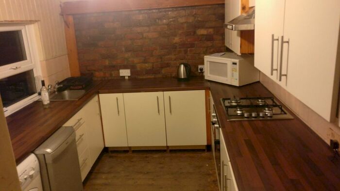 3 Bedroom Terraced House To Rent In Davenport Avenue, Withington, M20