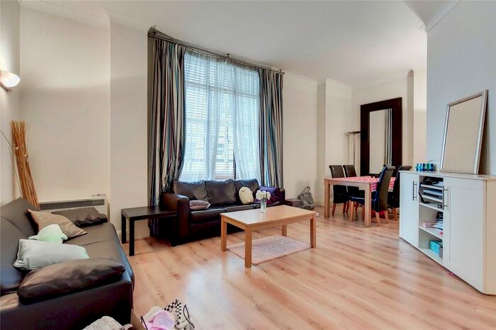 2 Bedroom Flat To Rent In South Block, Belvedere Road, London, SE1