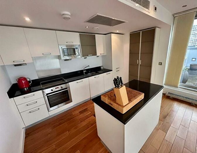 2 Bedroom Flat For Sale In Clowes Street, Salford, M3