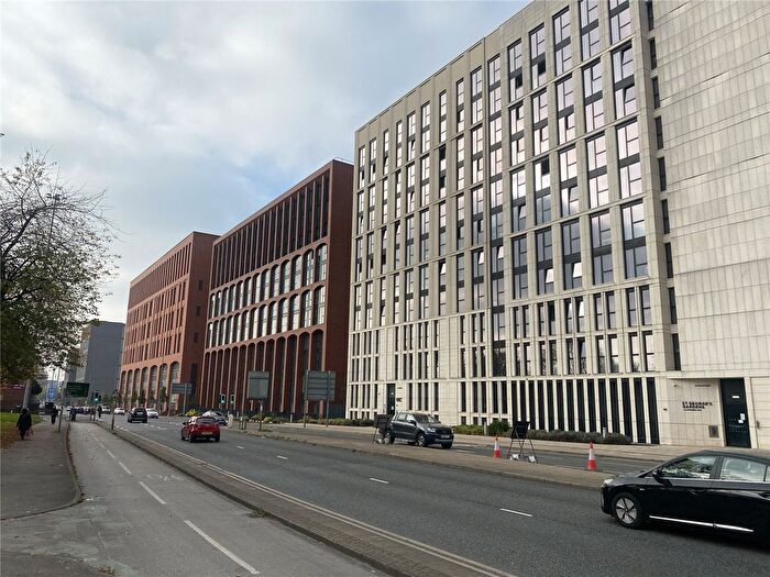 2 Bedroom Flat To Rent In Sky Gardens, Spinners Way., M15