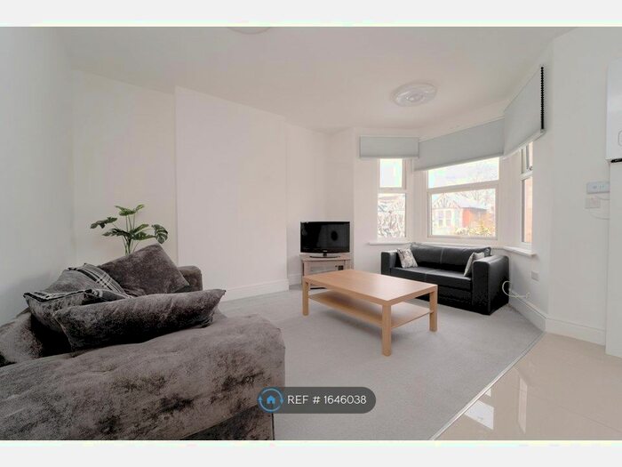1 Bedroom Flat To Rent In Redcliffe Gardens, London, IG1