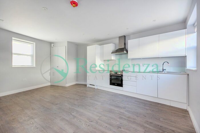 1 Bedroom Flat To Rent In Rialto Road, Mitcham, CR4