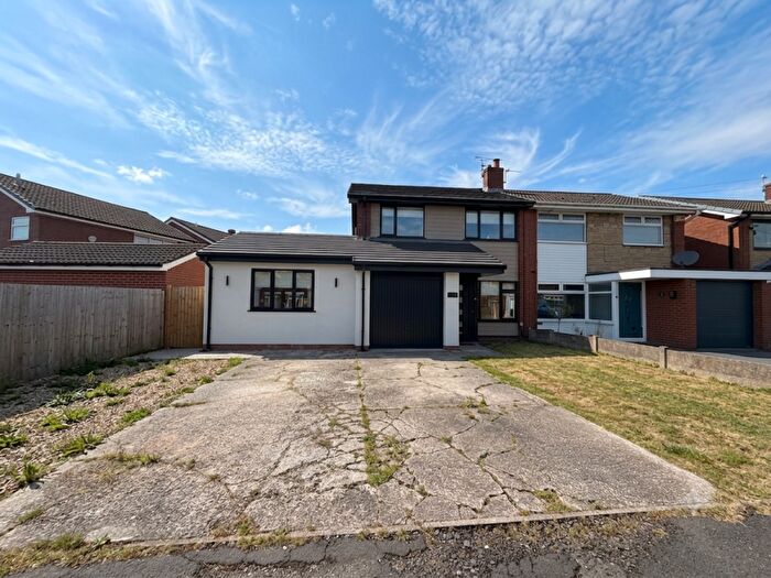 4 Bedroom Semi-Detached House For Sale In Stanley Close, Westhoughton, Bolton, Greater Manchester, BL5