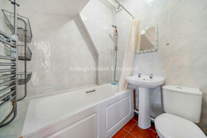 1 Bedroom Flat To Rent In Gorringe Park Avenue Mitcham, CR4