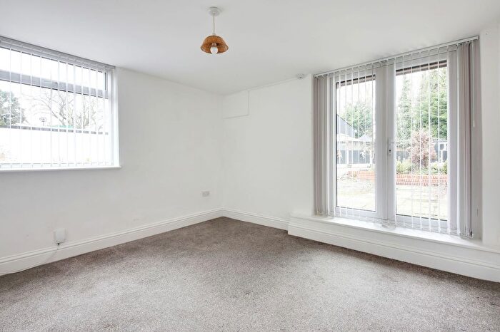 1 Bedroom Flat To Rent In Derby Road, Widnes, WA8