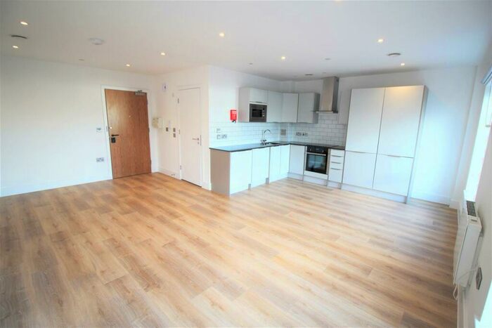 Studio To Rent In London Road, Town Centre, RH10