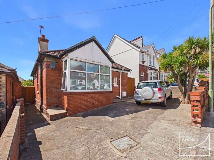 2 Bedroom Detached Bungalow For Sale In Tarraway Road, Preston, Paignton, TQ3