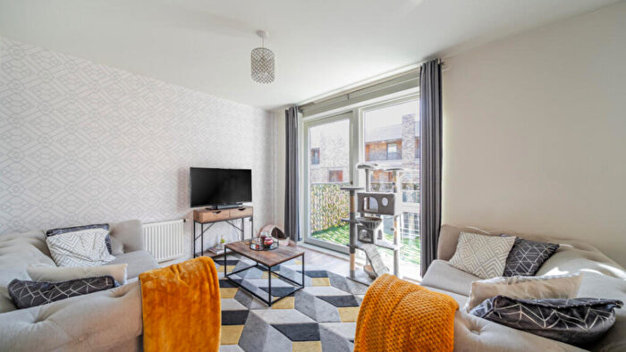 2 Bedroom Flat For Sale In Barking, Barking, IG11